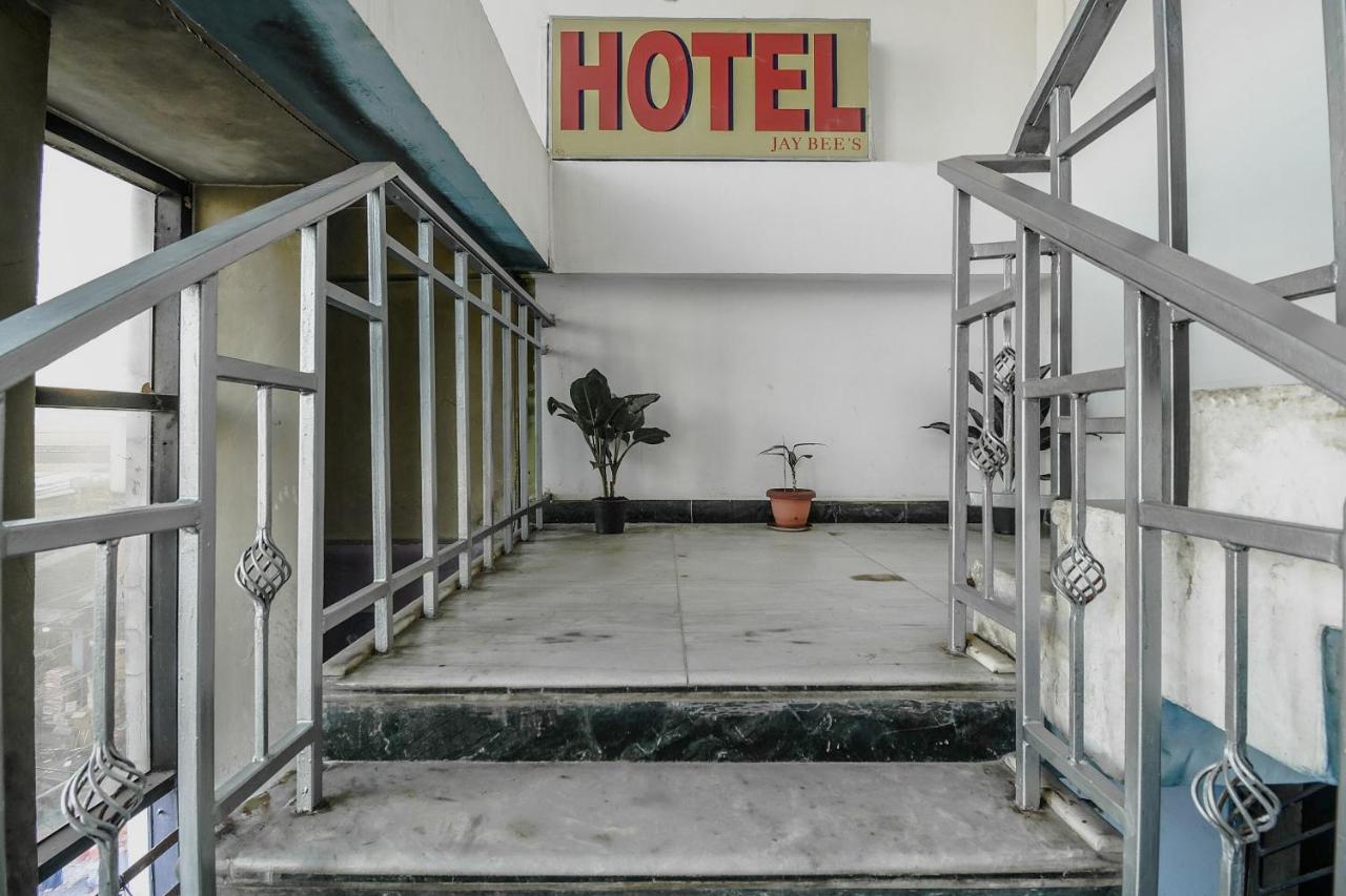 Oyo Flagship 71156 Hotel Jaybee'S Dibrugarh Kültér fotó
