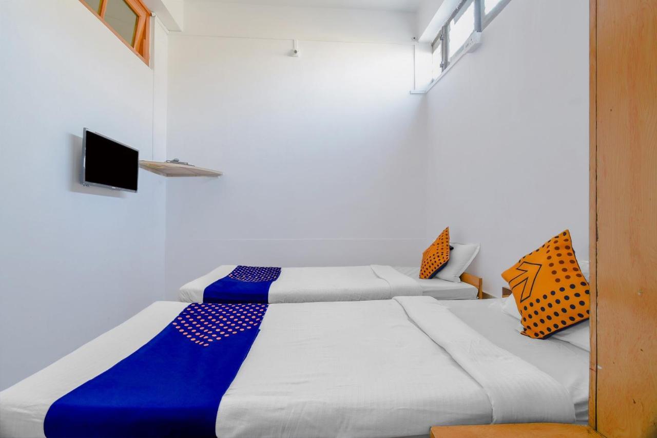 Oyo Flagship 71156 Hotel Jaybee'S Dibrugarh Kültér fotó