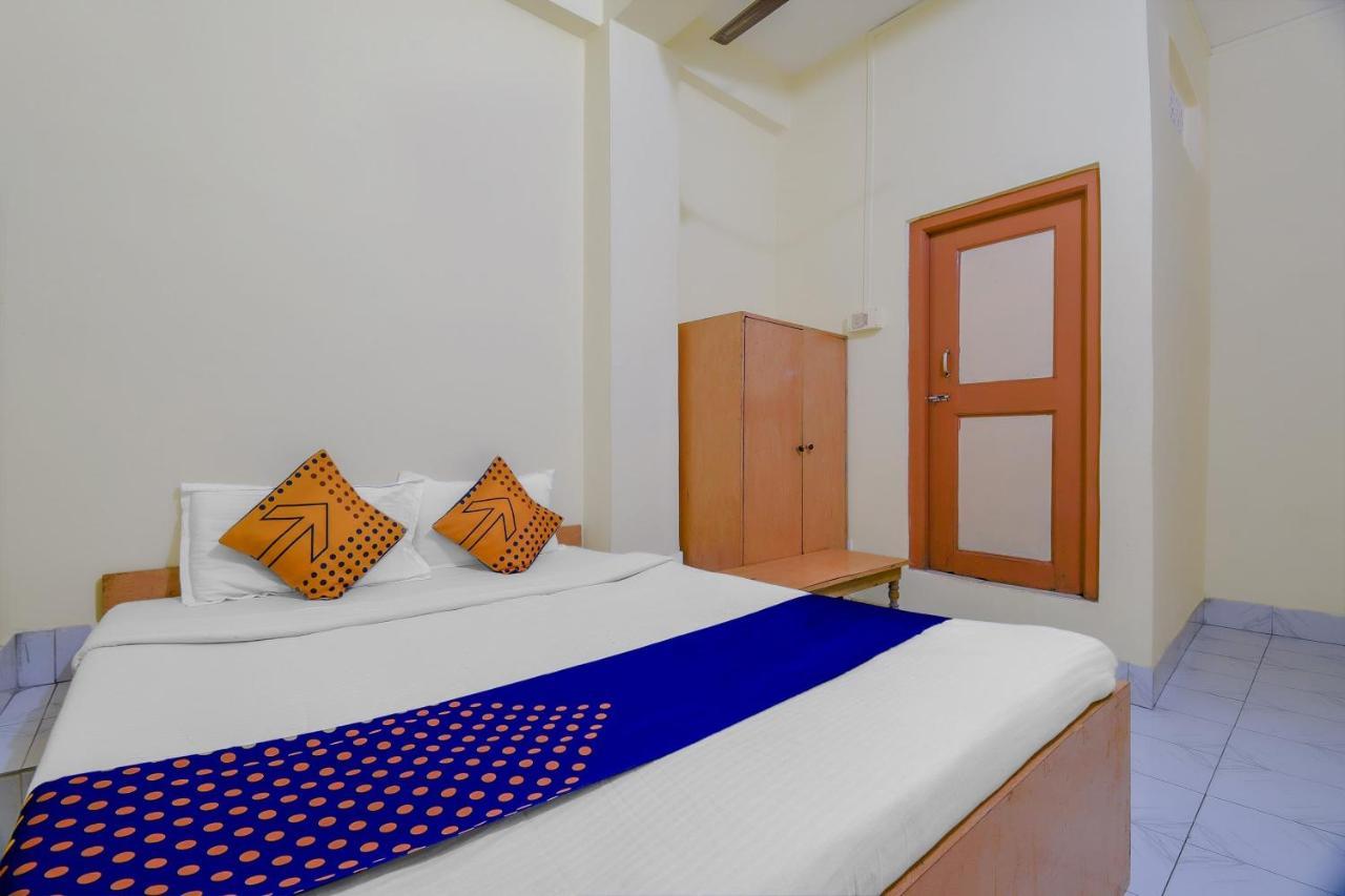 Oyo Flagship 71156 Hotel Jaybee'S Dibrugarh Kültér fotó
