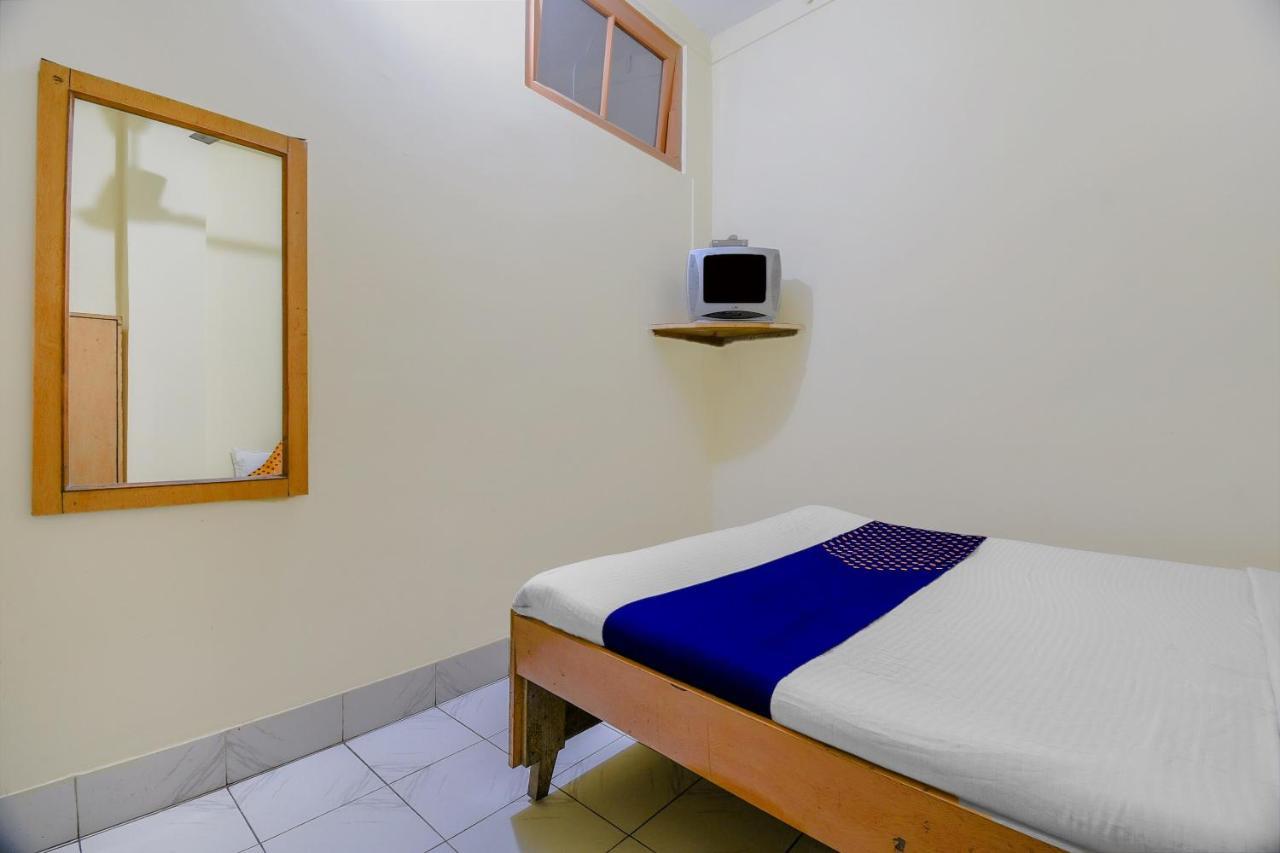 Oyo Flagship 71156 Hotel Jaybee'S Dibrugarh Kültér fotó