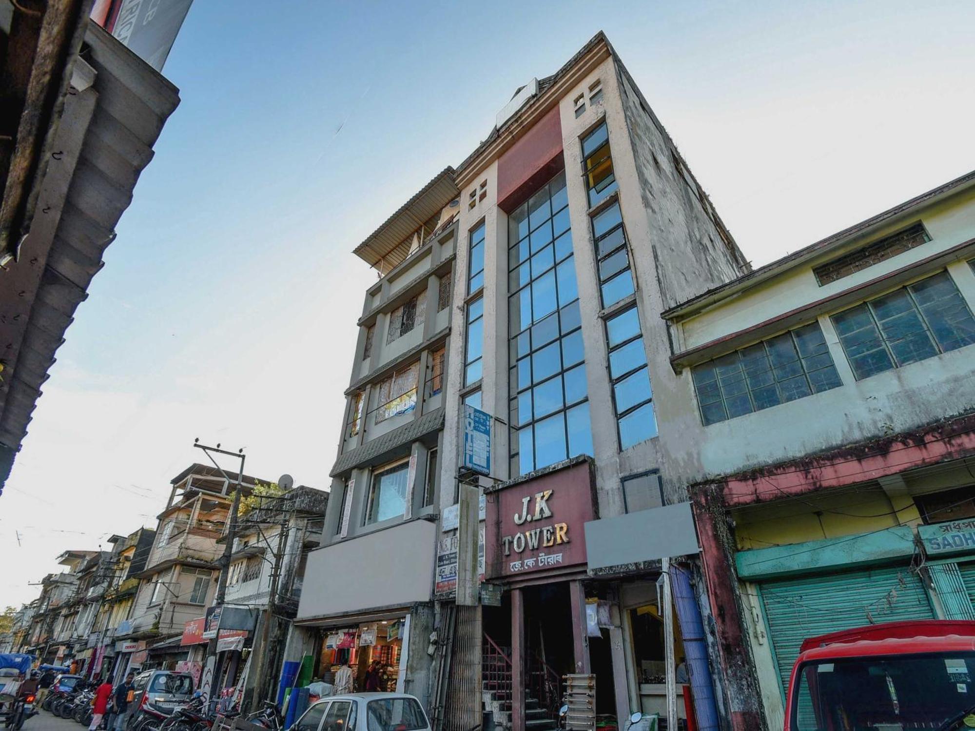Oyo Flagship 71156 Hotel Jaybee'S Dibrugarh Kültér fotó