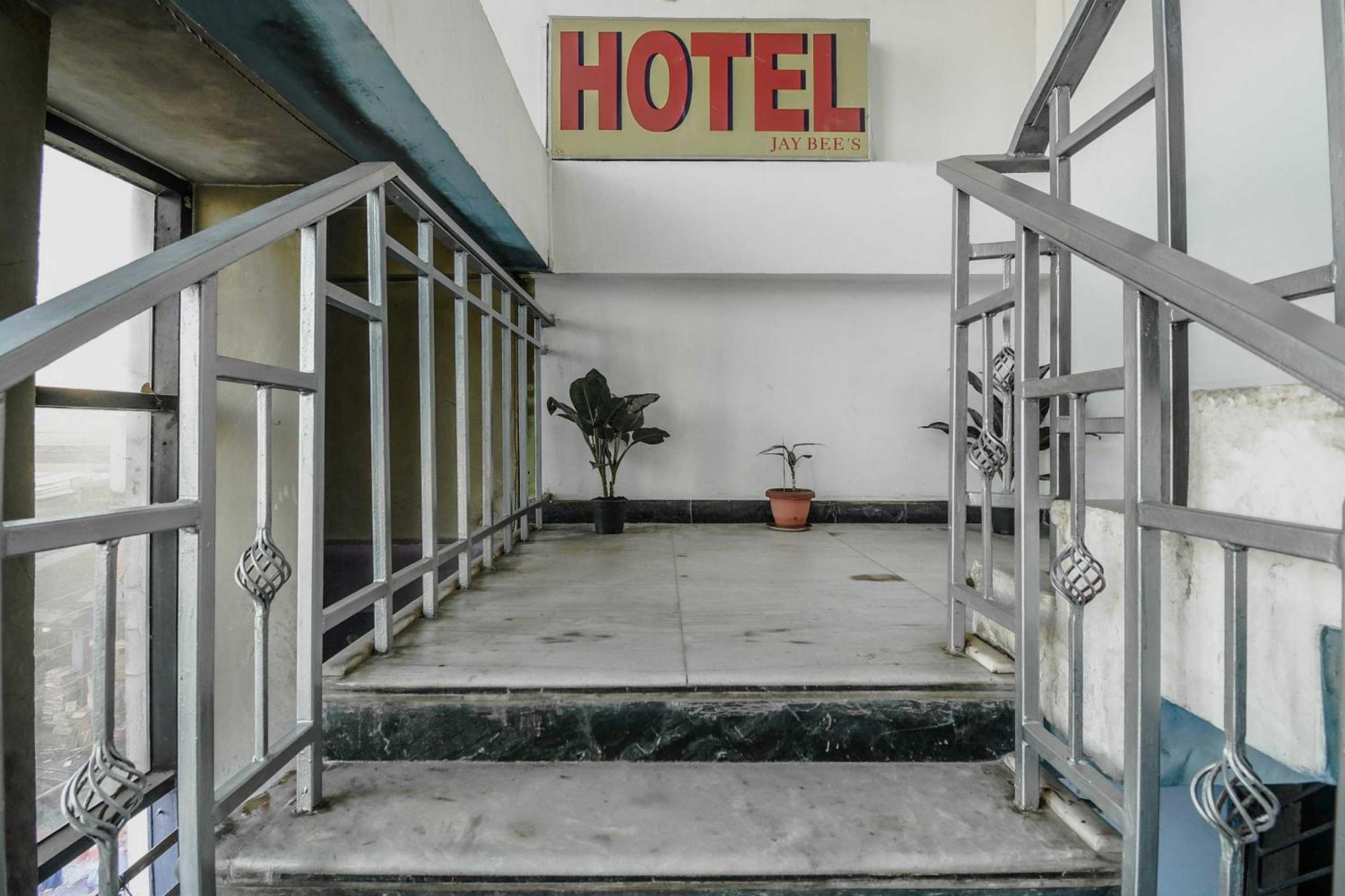 Oyo Flagship 71156 Hotel Jaybee'S Dibrugarh Kültér fotó