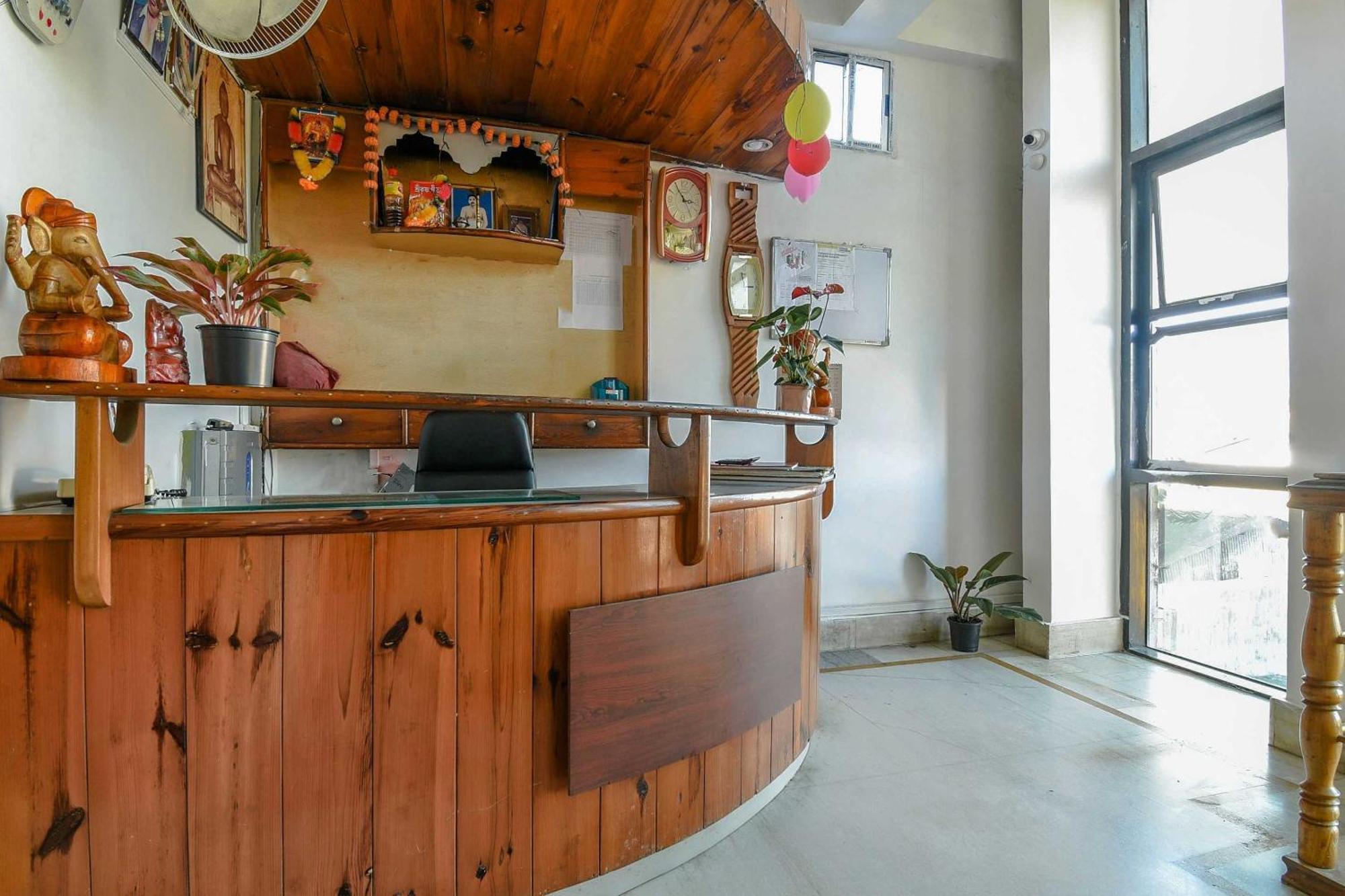 Oyo Flagship 71156 Hotel Jaybee'S Dibrugarh Kültér fotó