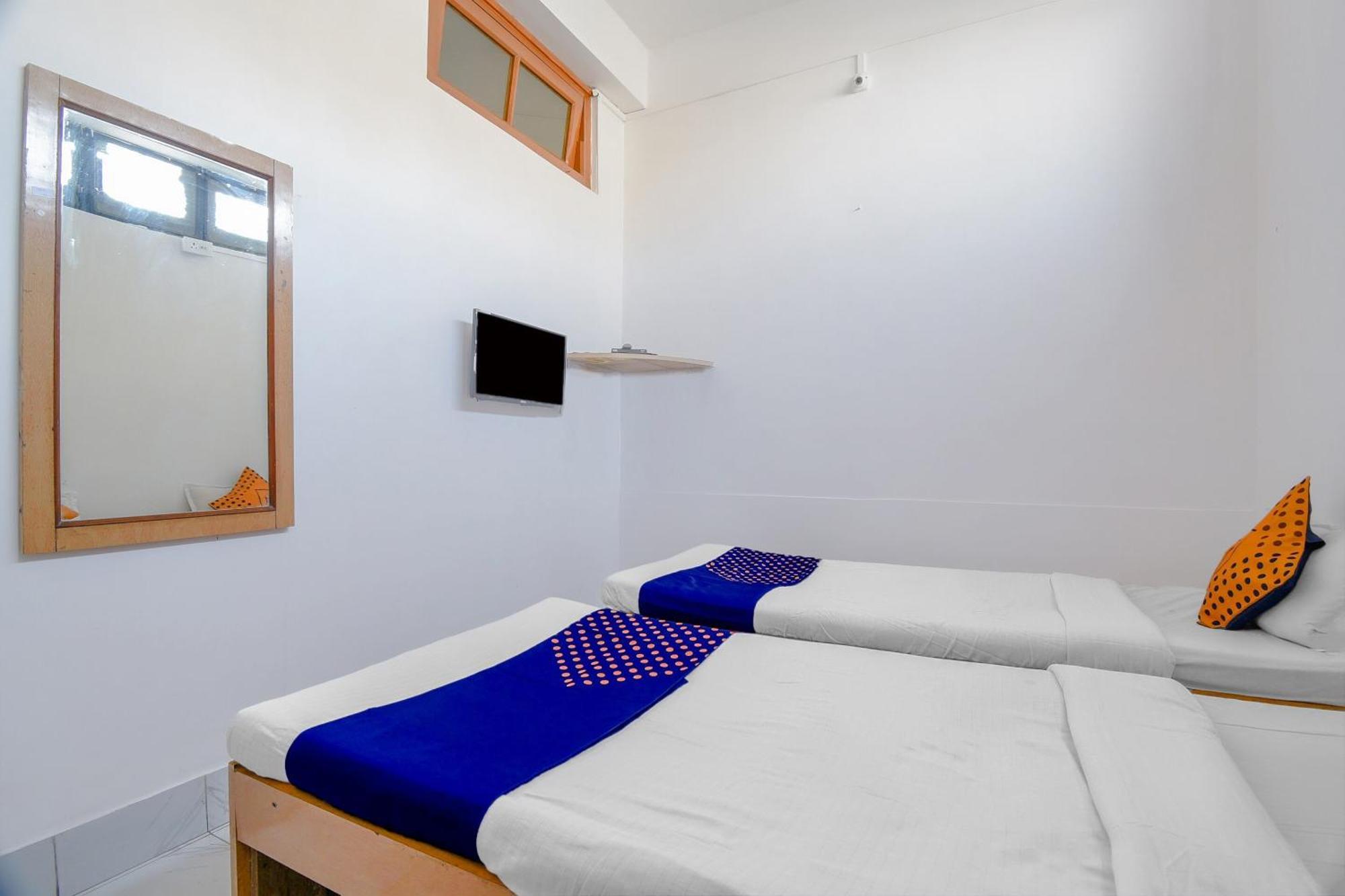 Oyo Flagship 71156 Hotel Jaybee'S Dibrugarh Kültér fotó