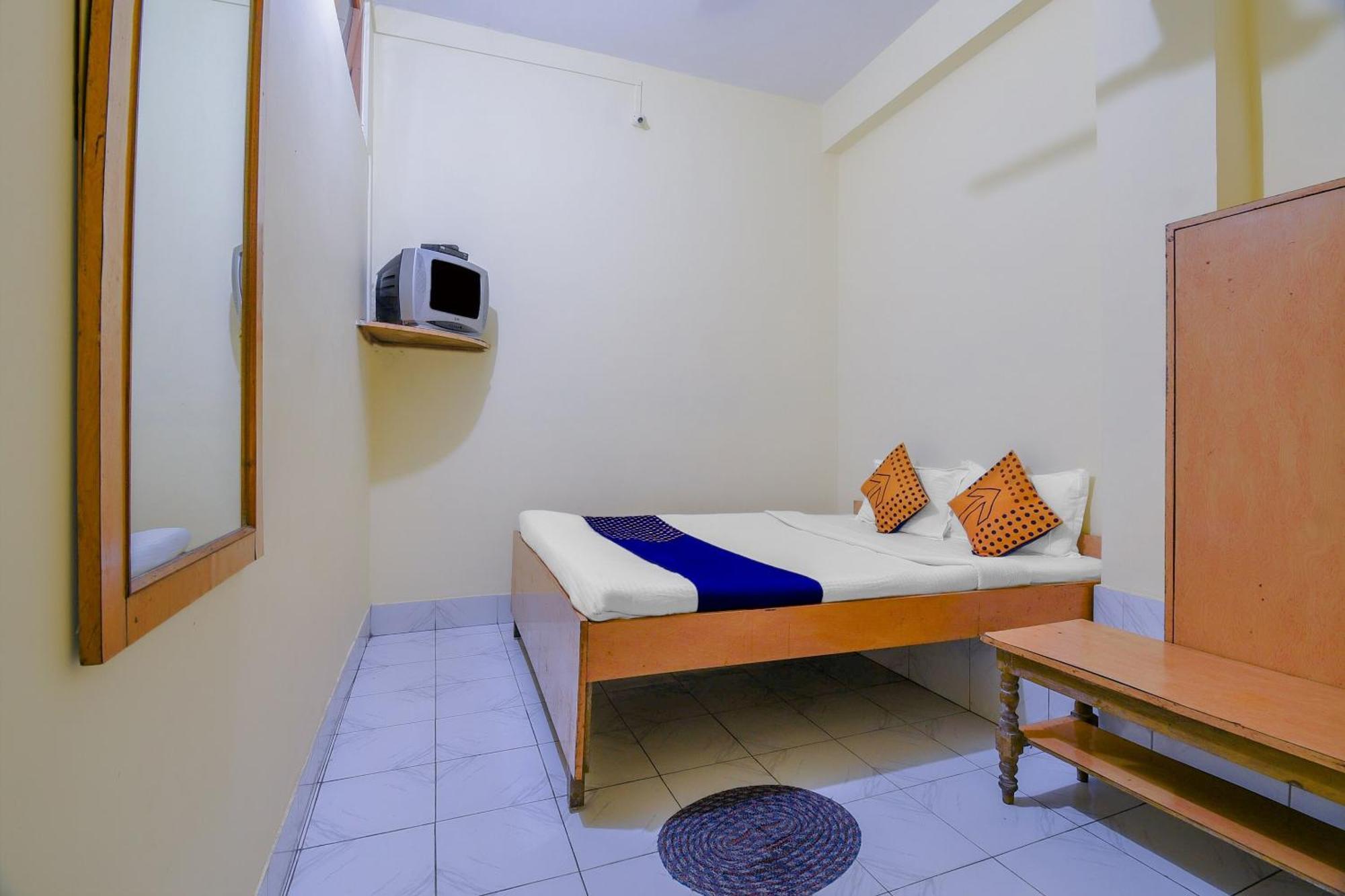 Oyo Flagship 71156 Hotel Jaybee'S Dibrugarh Kültér fotó