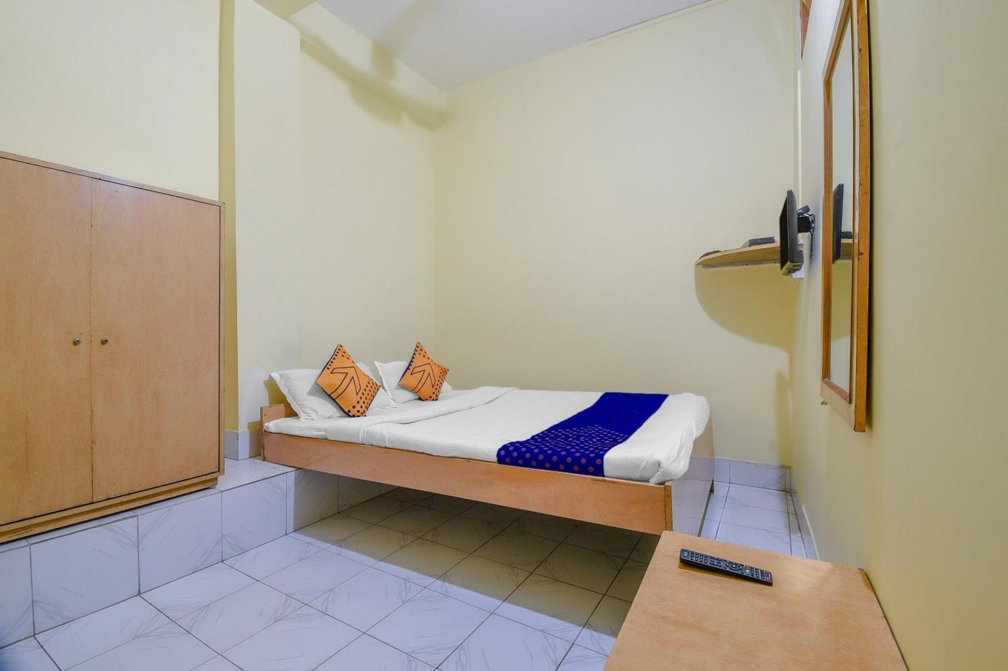 Oyo Flagship 71156 Hotel Jaybee'S Dibrugarh Kültér fotó