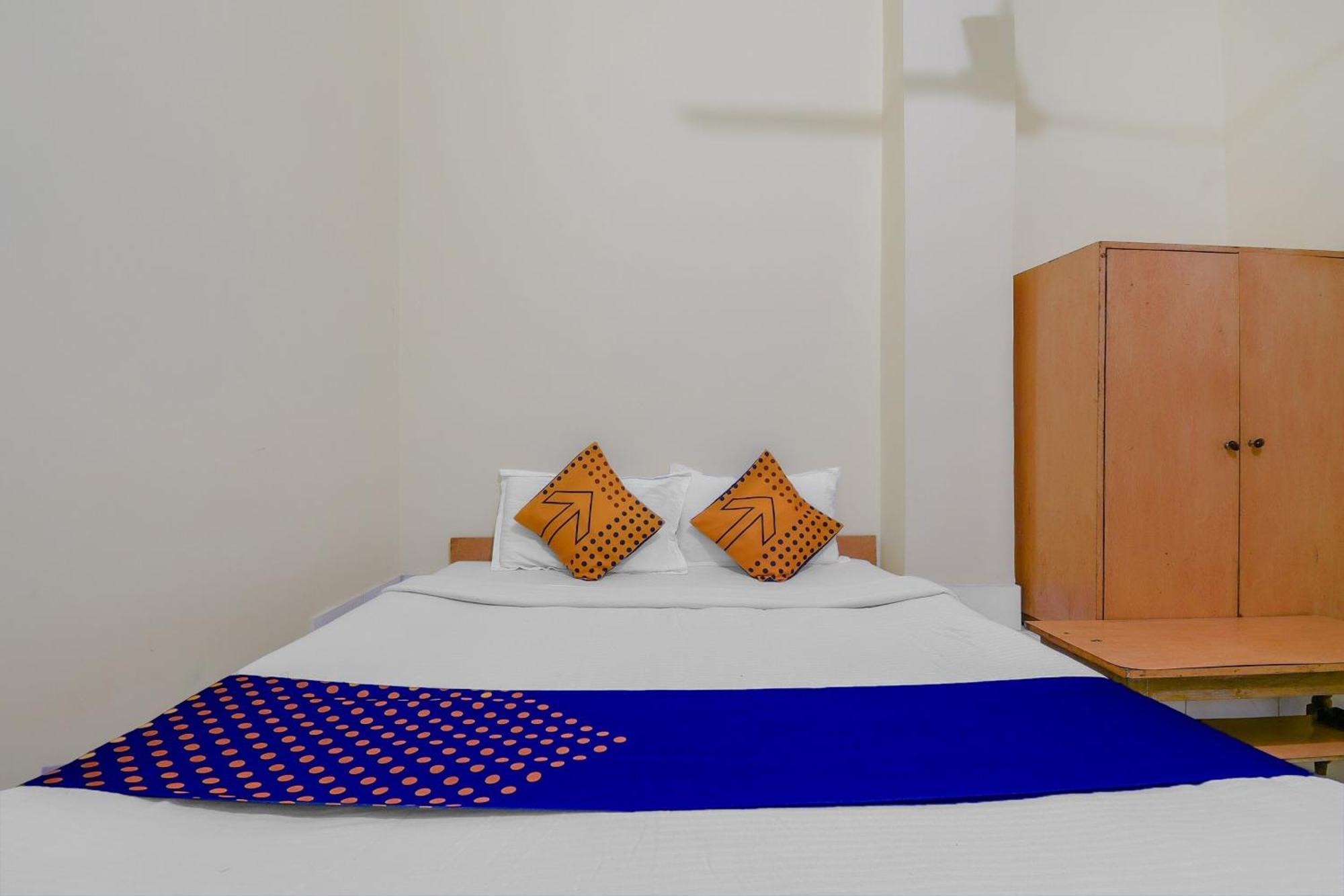 Oyo Flagship 71156 Hotel Jaybee'S Dibrugarh Kültér fotó