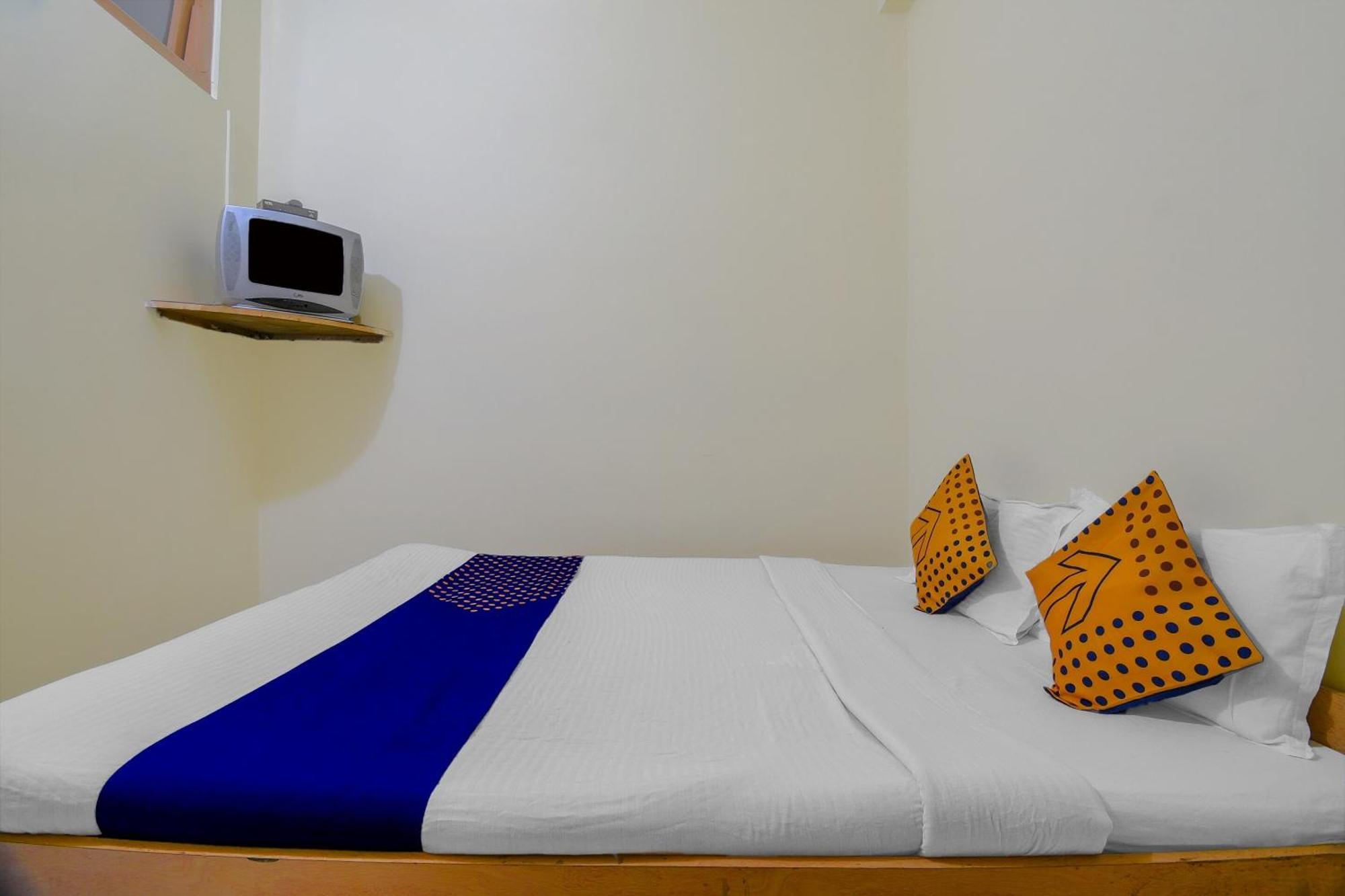 Oyo Flagship 71156 Hotel Jaybee'S Dibrugarh Kültér fotó