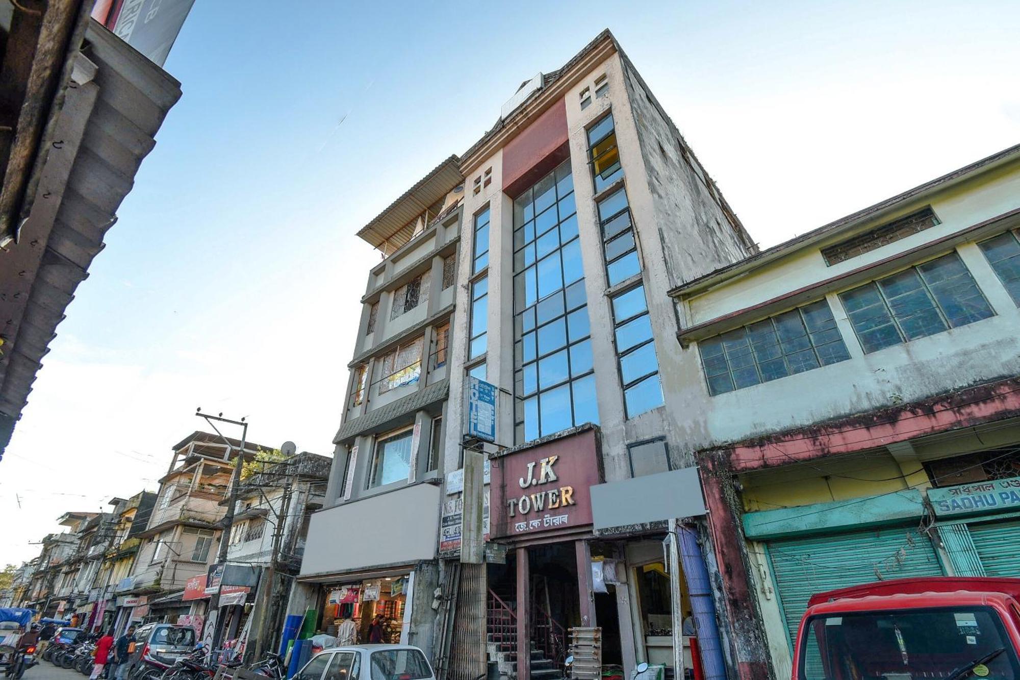 Oyo Flagship 71156 Hotel Jaybee'S Dibrugarh Kültér fotó