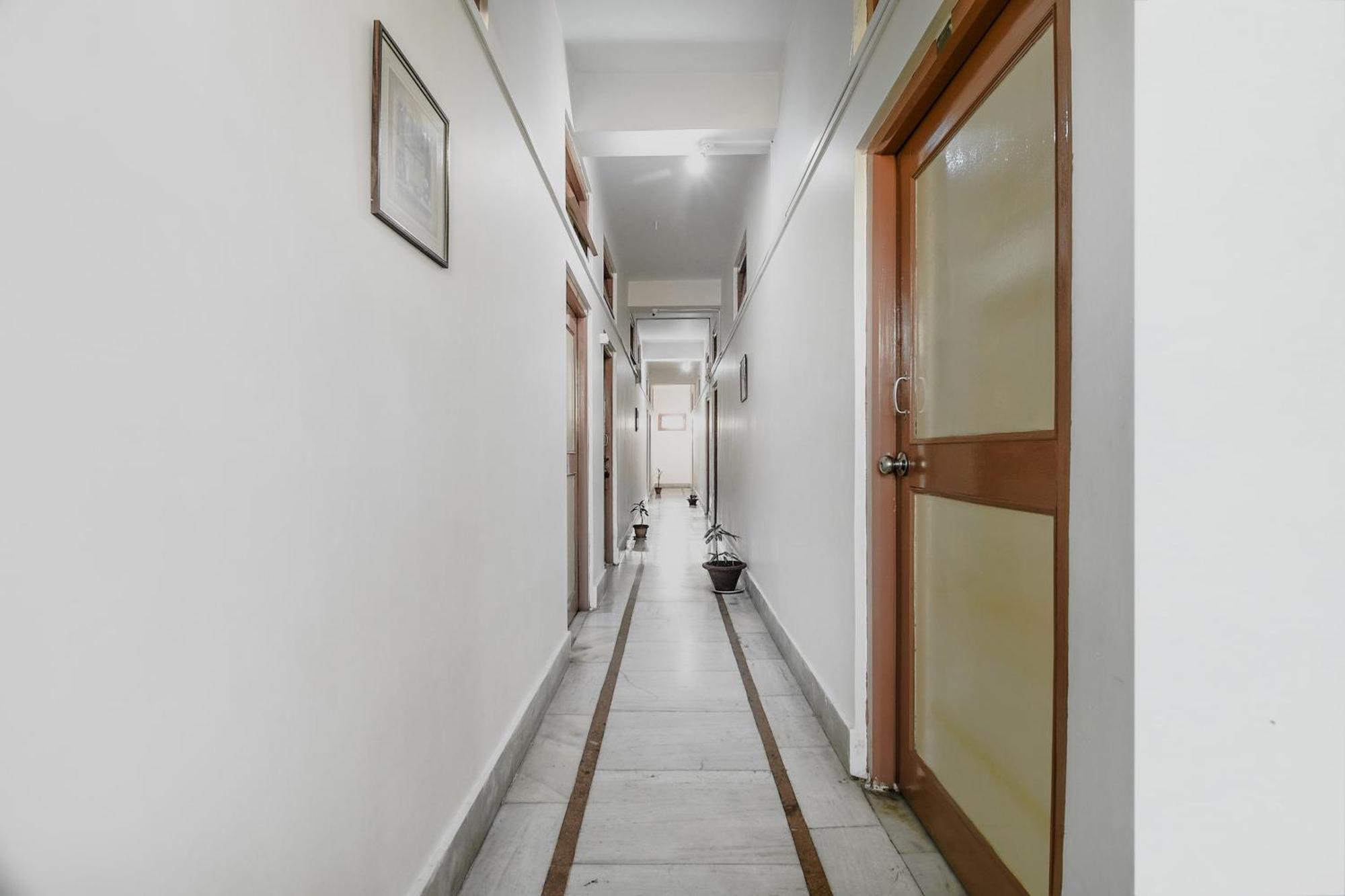 Oyo Flagship 71156 Hotel Jaybee'S Dibrugarh Kültér fotó